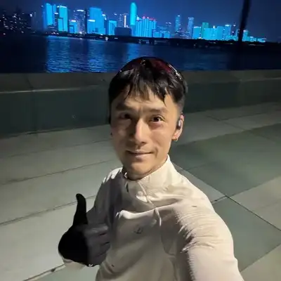 郭飞诗